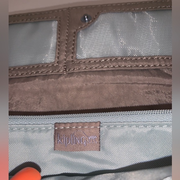 Kipling Clutch Wallet: Credit Cards: Cash: Zippered Pouch: Snap Closure - Picture 3 of 9